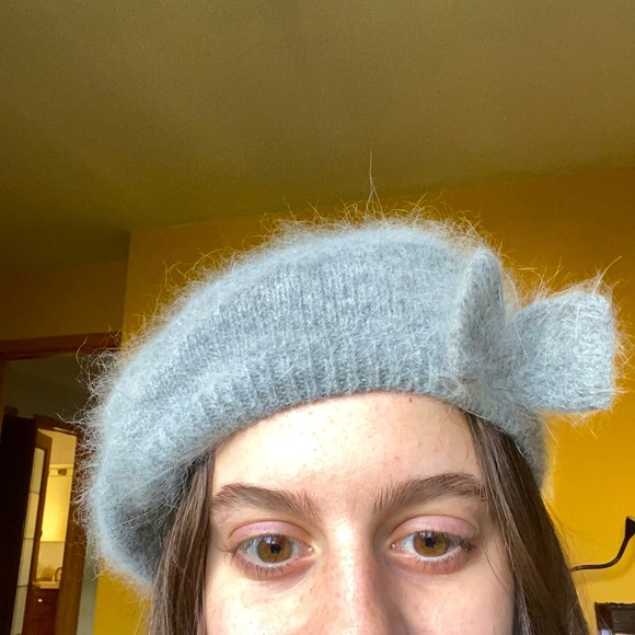 ⭐️SOLD⭐️ Beret Hat - Picture 3 of 3